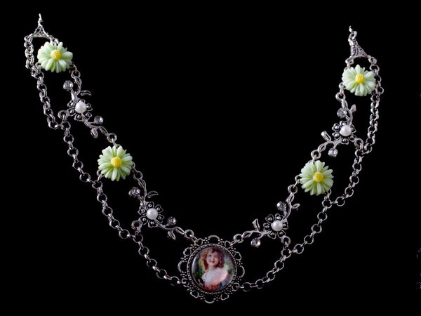 Trachtenkette "Blumenmädchen", Gänseblümchen, Blütenranken mit Strass u. Perlen