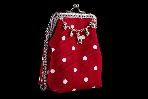 Handgearbeitete Trachtentascherl klein mit Verzierung und Befestigungskette, Punkte rot
